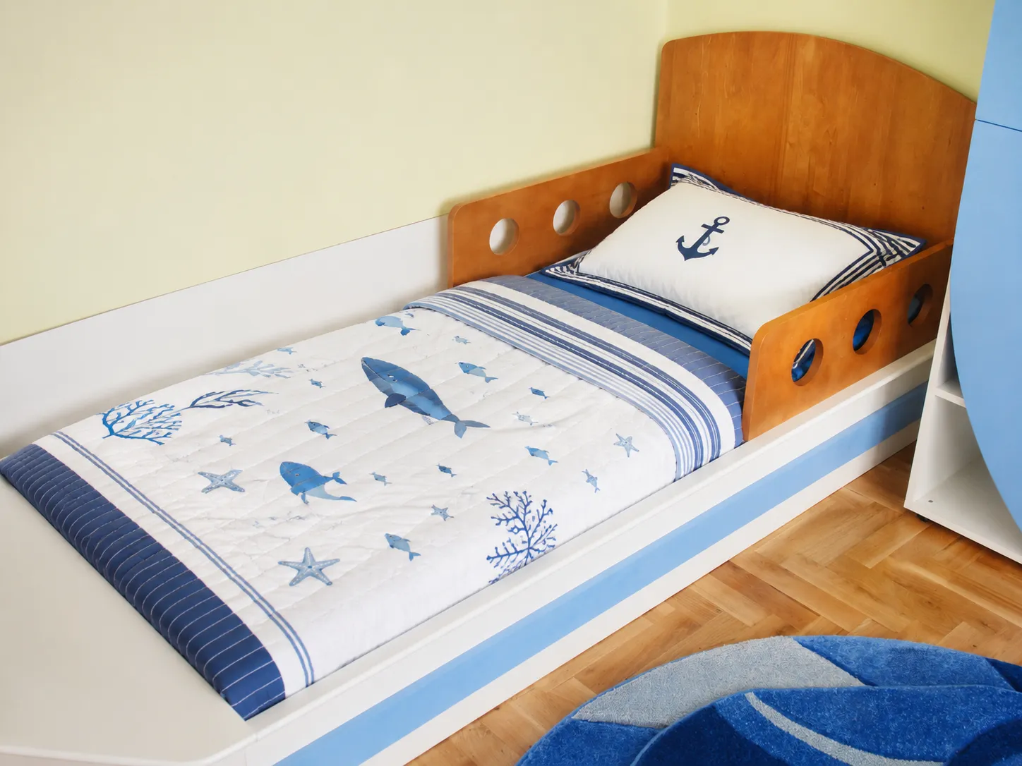 Cameră pentru copii și tineret realizată la comandă de BIGAL Design