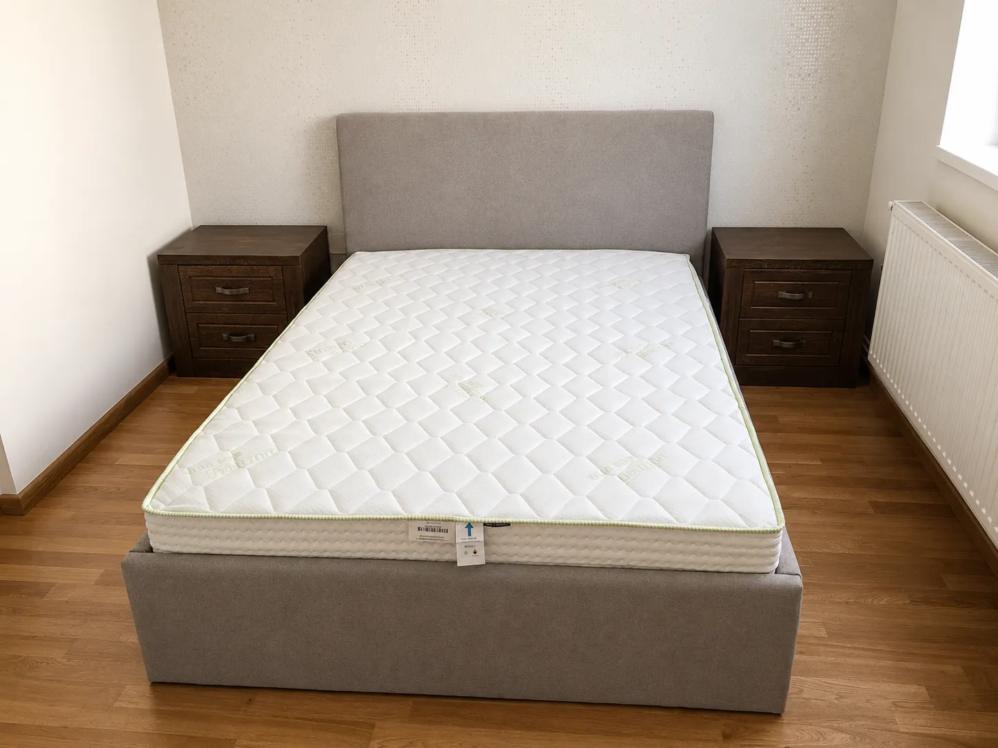 Dormitor cu mobilier realizat la comandă de BIGAL Design